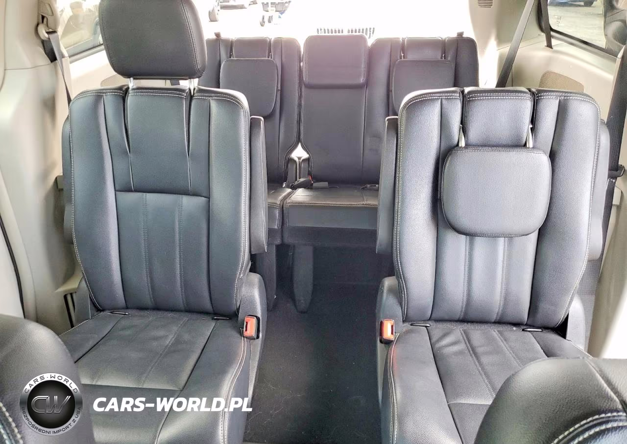2014 Chrysler Town & Country Touring VIN:2C4RC1BG5ER398804 - 10
