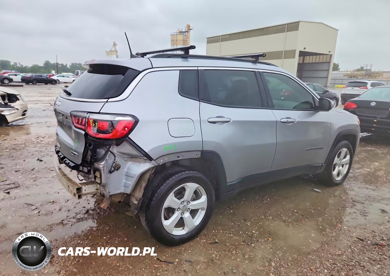 2019 Jeep Compass Latitude VIN:3C4NJDBBXKT592635 - 3