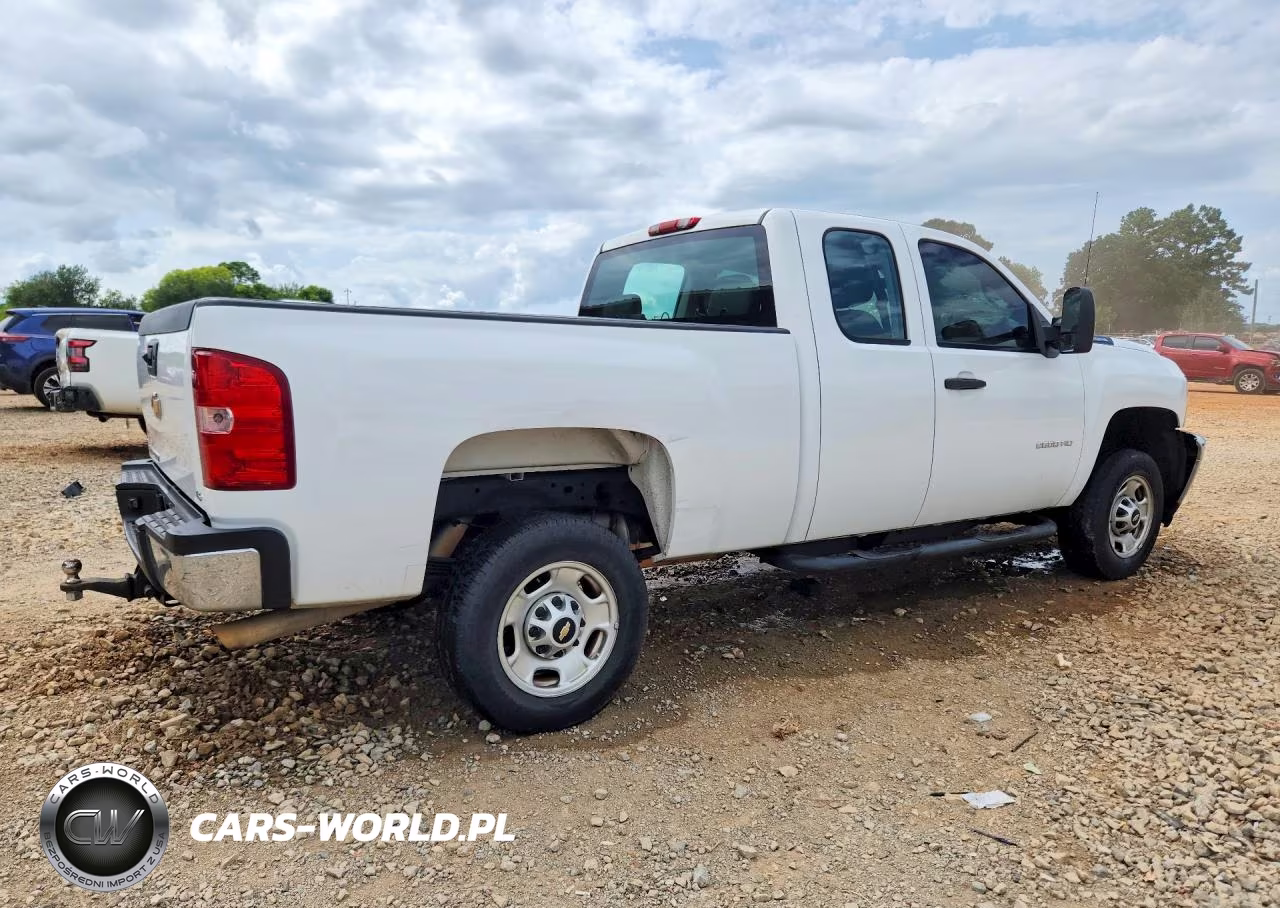 2013 Chevrolet Silverado C2500 Heavy Duty VIN:1GC2CVCB0DZ370893 - 3