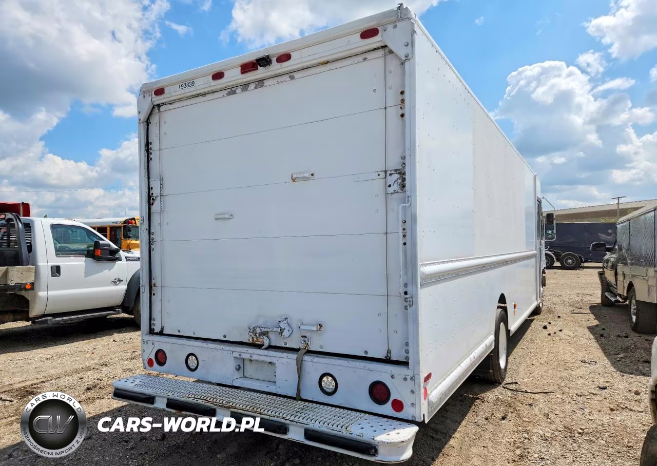 2011 Ford F59 Delivery Truck VIN:1F66F5KY2B0A10740 - 3