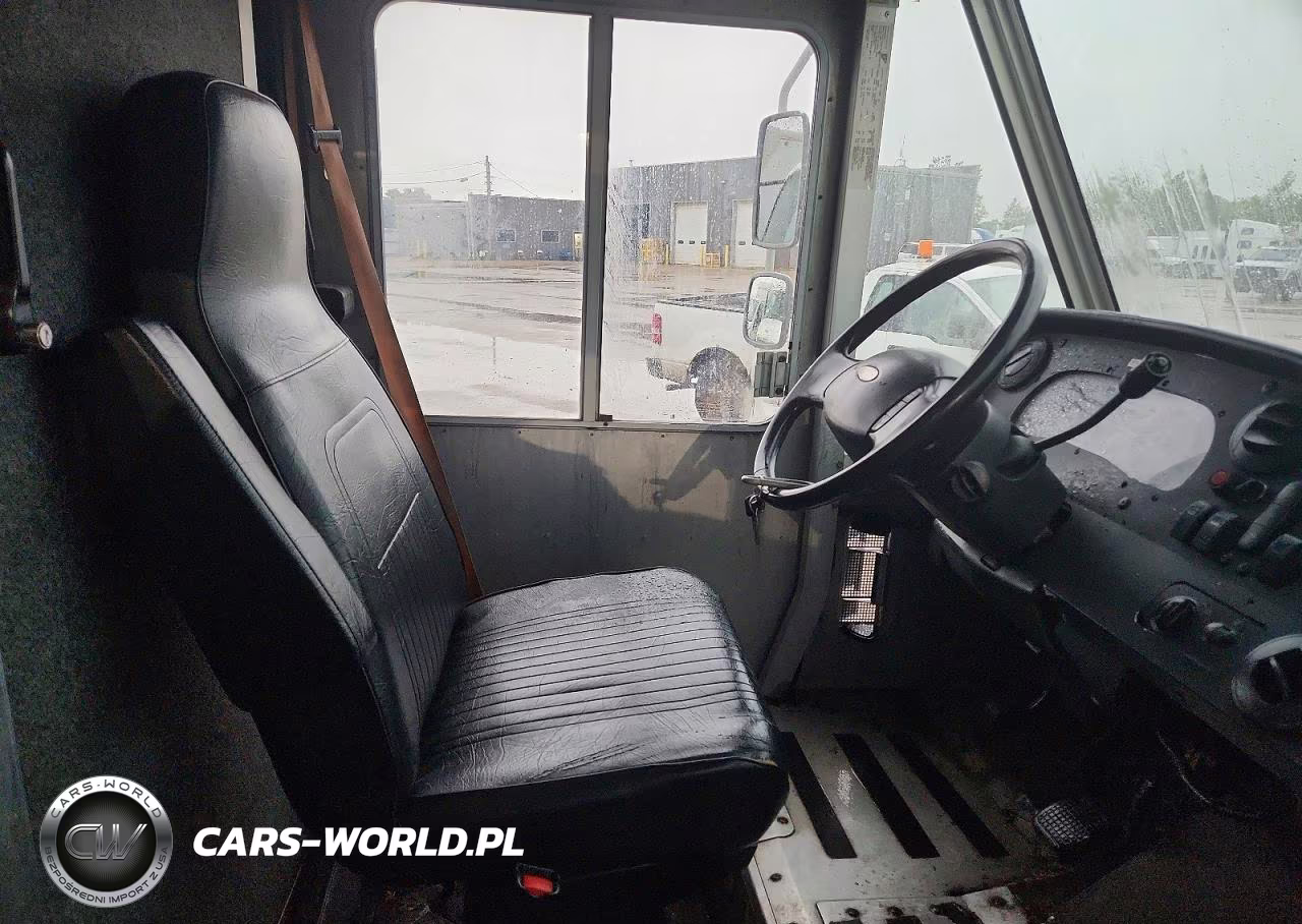 2011 Ford F59 Delivery Truck VIN:1F66F5KY2B0A10740 - 7