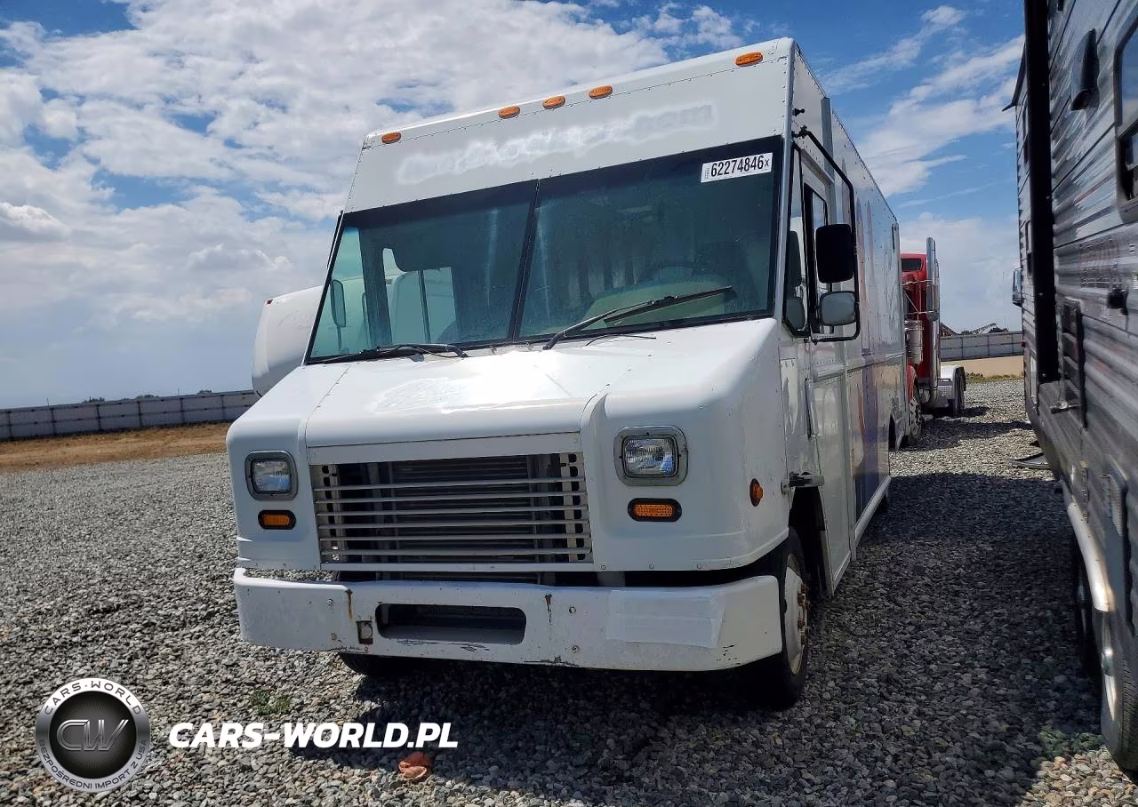 2008 Freightliner Chassis M - Delivery Truck