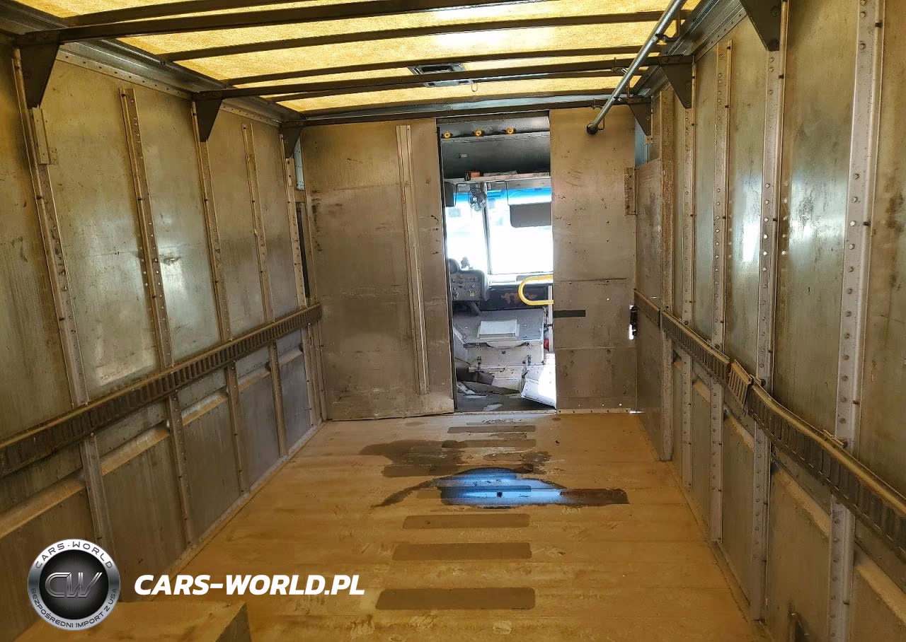 2008 Freightliner Chassis M - Delivery Truck VIN:4UZAAPDU48CAA9084 - 10