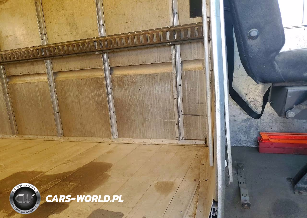 2008 Freightliner Chassis M - Delivery Truck VIN:4UZAAPDU48CAA9084 - 11