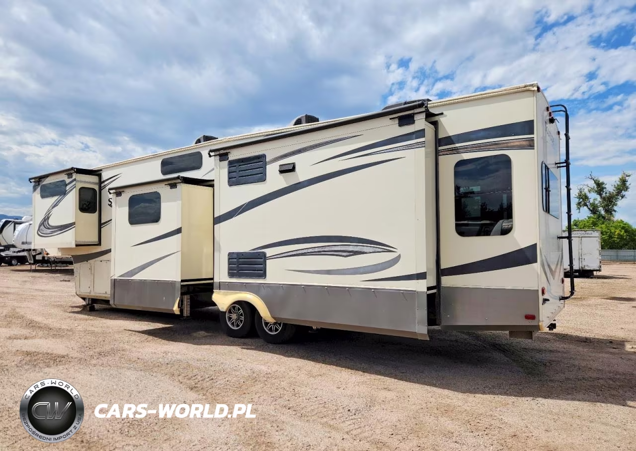 2020 Gran Solitude VIN:573FS4226L9904048 - 3