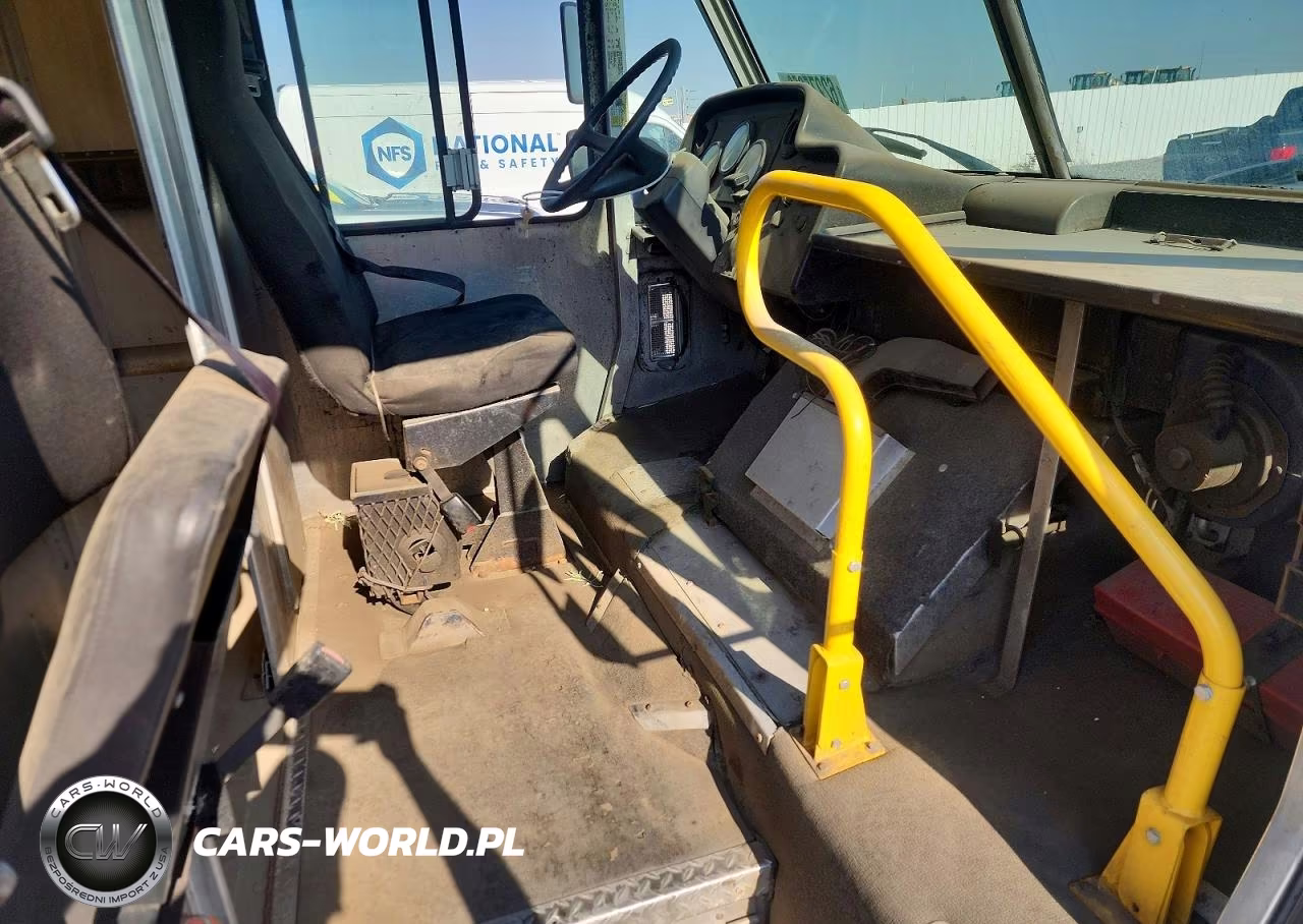 2006 Freightliner Chassis M - Delivery Truck VIN:4UZAAPDH06CV12385 - 7