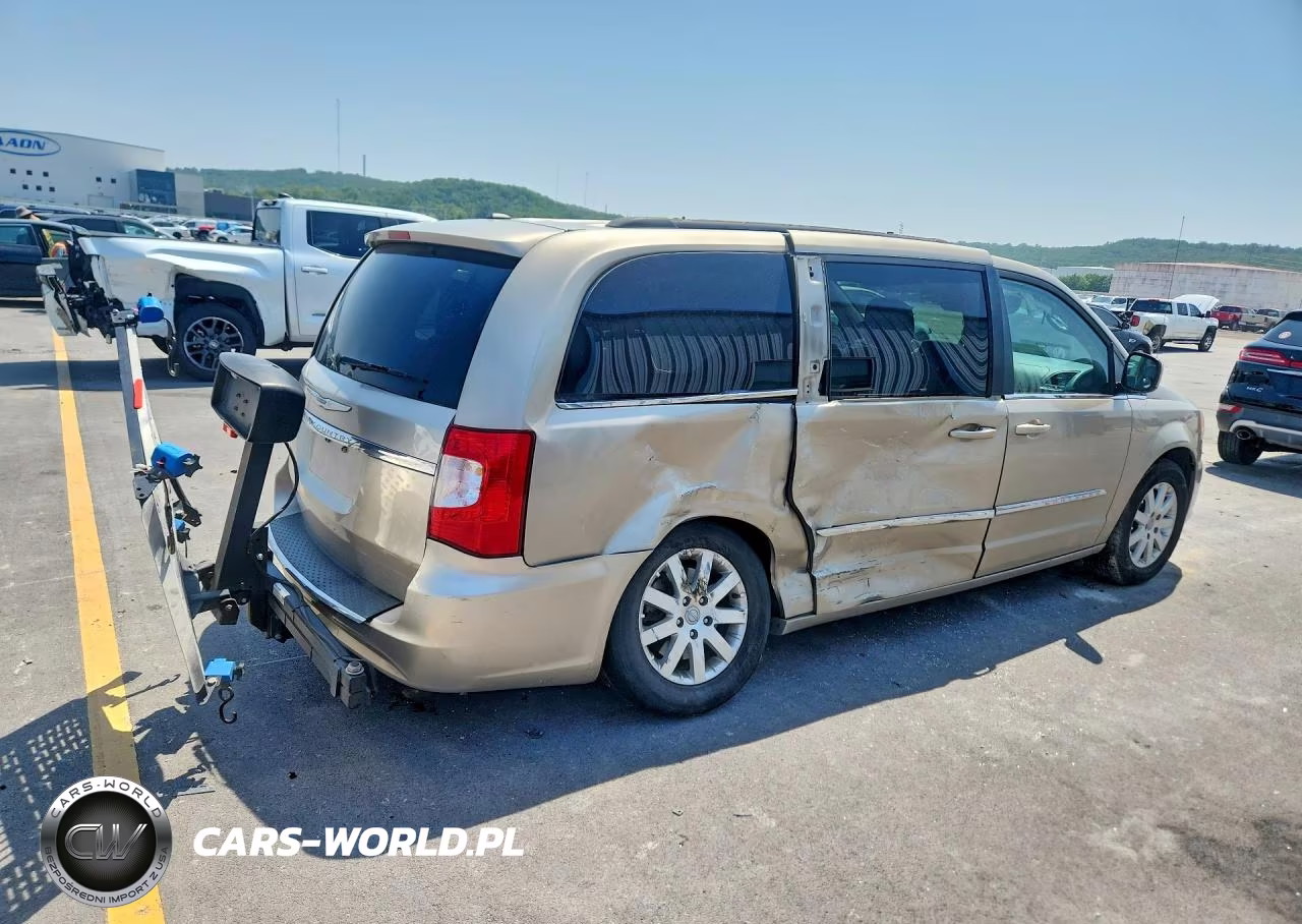 2016 Chrysler Town & Country Touring VIN:2C4RC1BG9GR245328 - 3