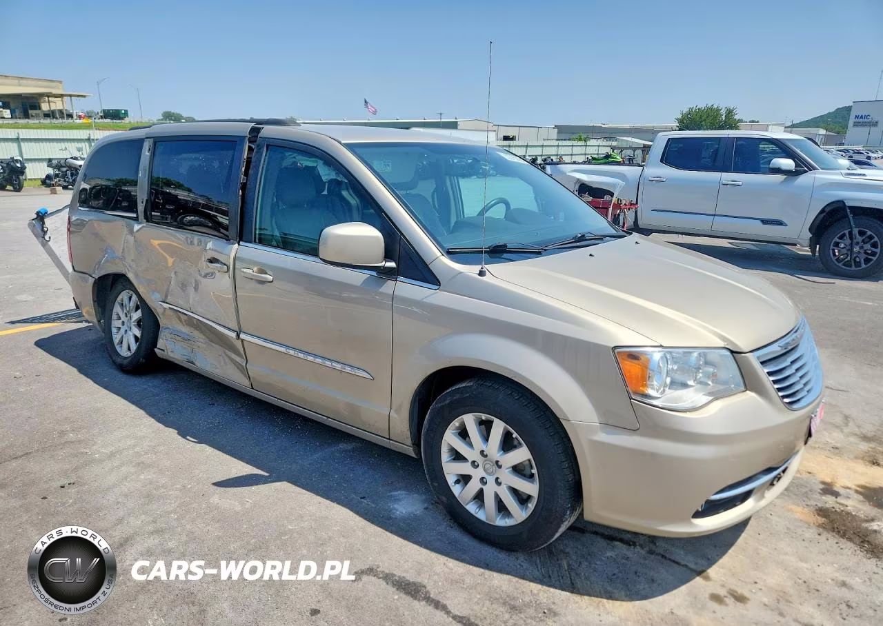 2016 Chrysler Town & Country Touring VIN:2C4RC1BG9GR245328 - 4