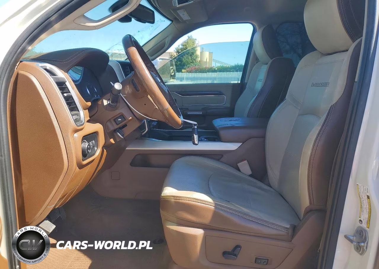 2019 Ram 2500 Laramie VIN:3C6UR5FL8KG573448 - 7