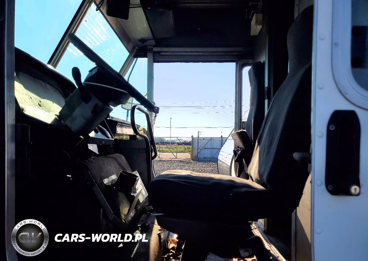 2011 Ford F59 Delivery Truck VIN:1F65F5KY6B0A01941 - 7