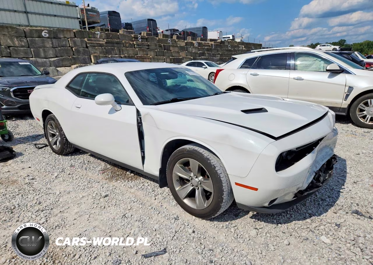2019 Dodge Challenger Sxt VIN:2C3CDZAG9KH632323 - 4