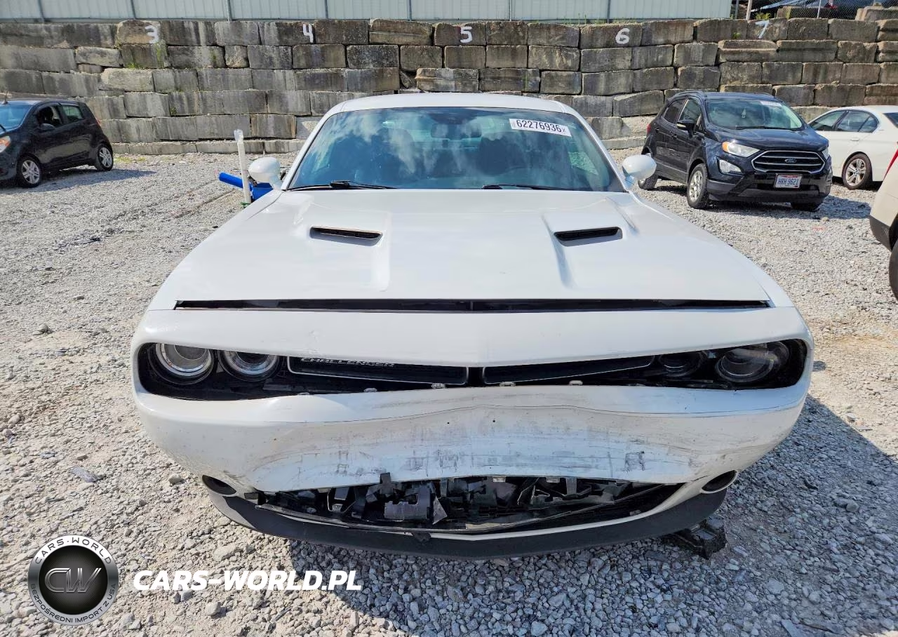 2019 Dodge Challenger Sxt VIN:2C3CDZAG9KH632323 - 5