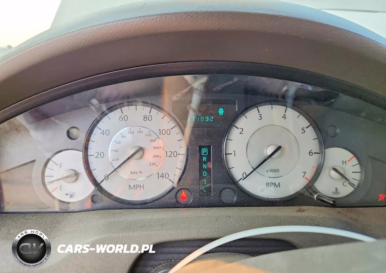 2008 Chrysler 300 Touring VIN:2C3KA53G68H131716 - 9