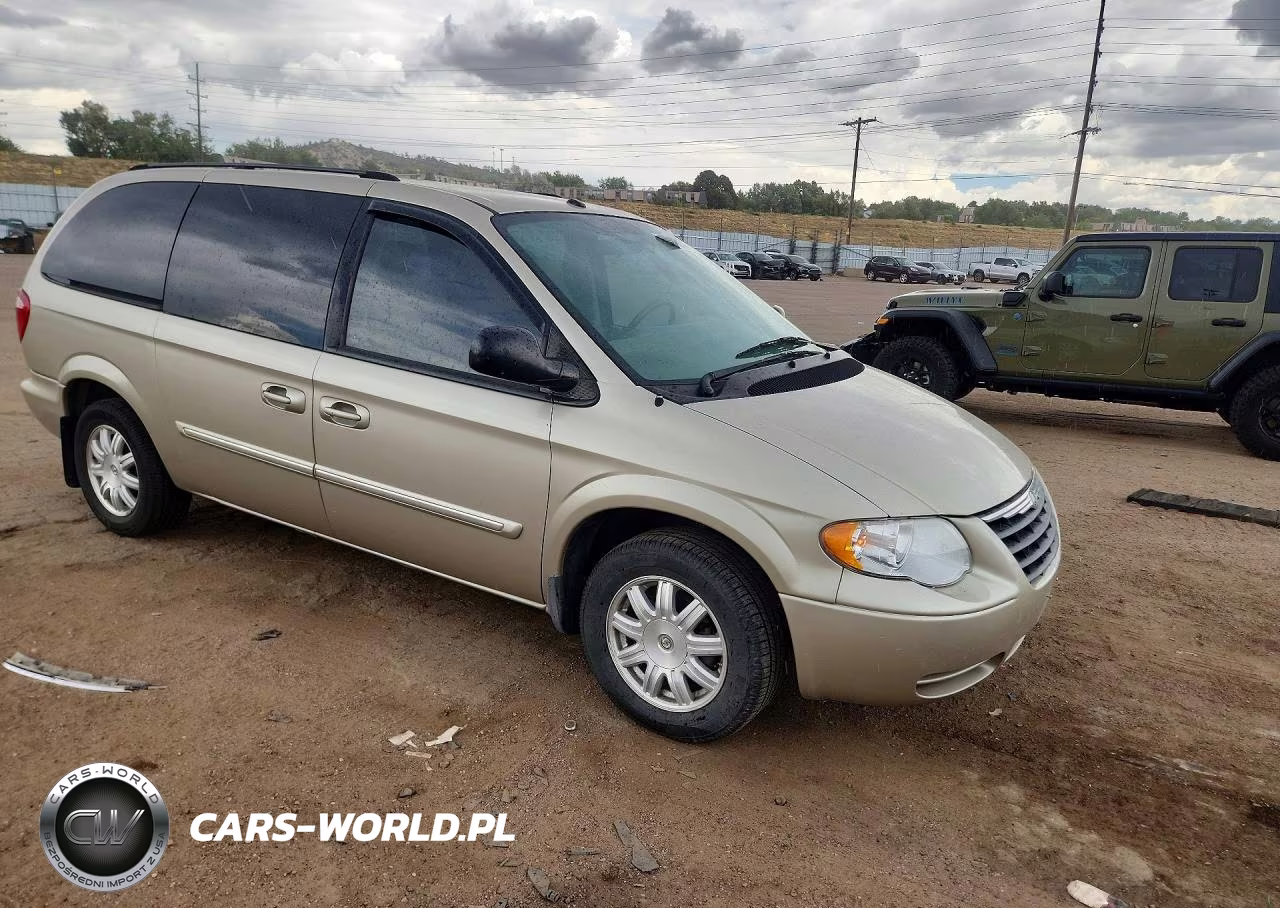 2007 Chrysler Town & Country Touring VIN:2A4GP54L57R207134 - 4