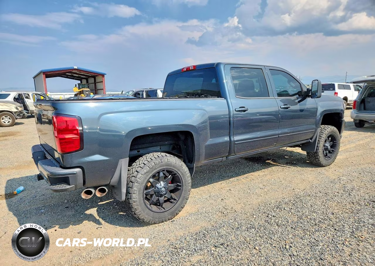 2018 Chevrolet Silverado K1500 Lt VIN:3GCUKREC0JG466074 - 3
