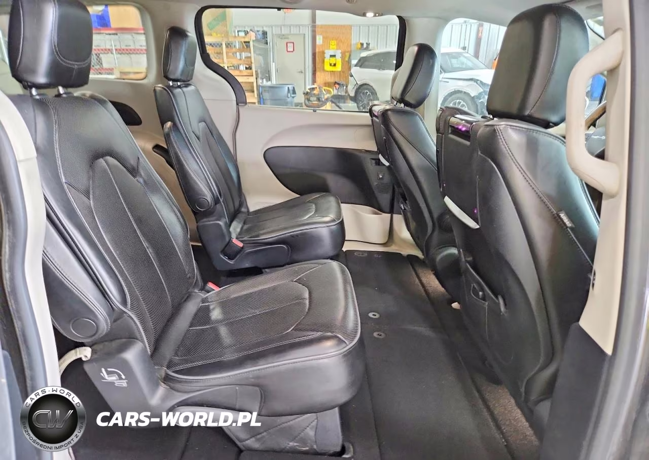 2017 Chrysler Pacifica Limited VIN:2C4RC1GG7HR754554 - 11