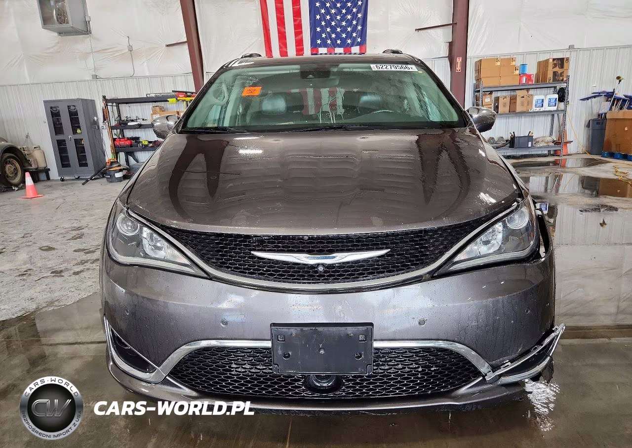 2017 Chrysler Pacifica Limited VIN:2C4RC1GG7HR754554 - 5
