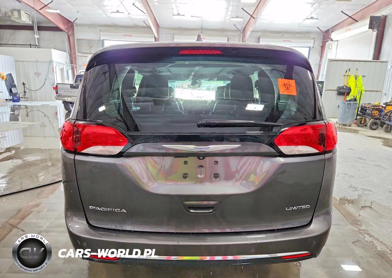 2017 Chrysler Pacifica Limited VIN:2C4RC1GG7HR754554 - 6