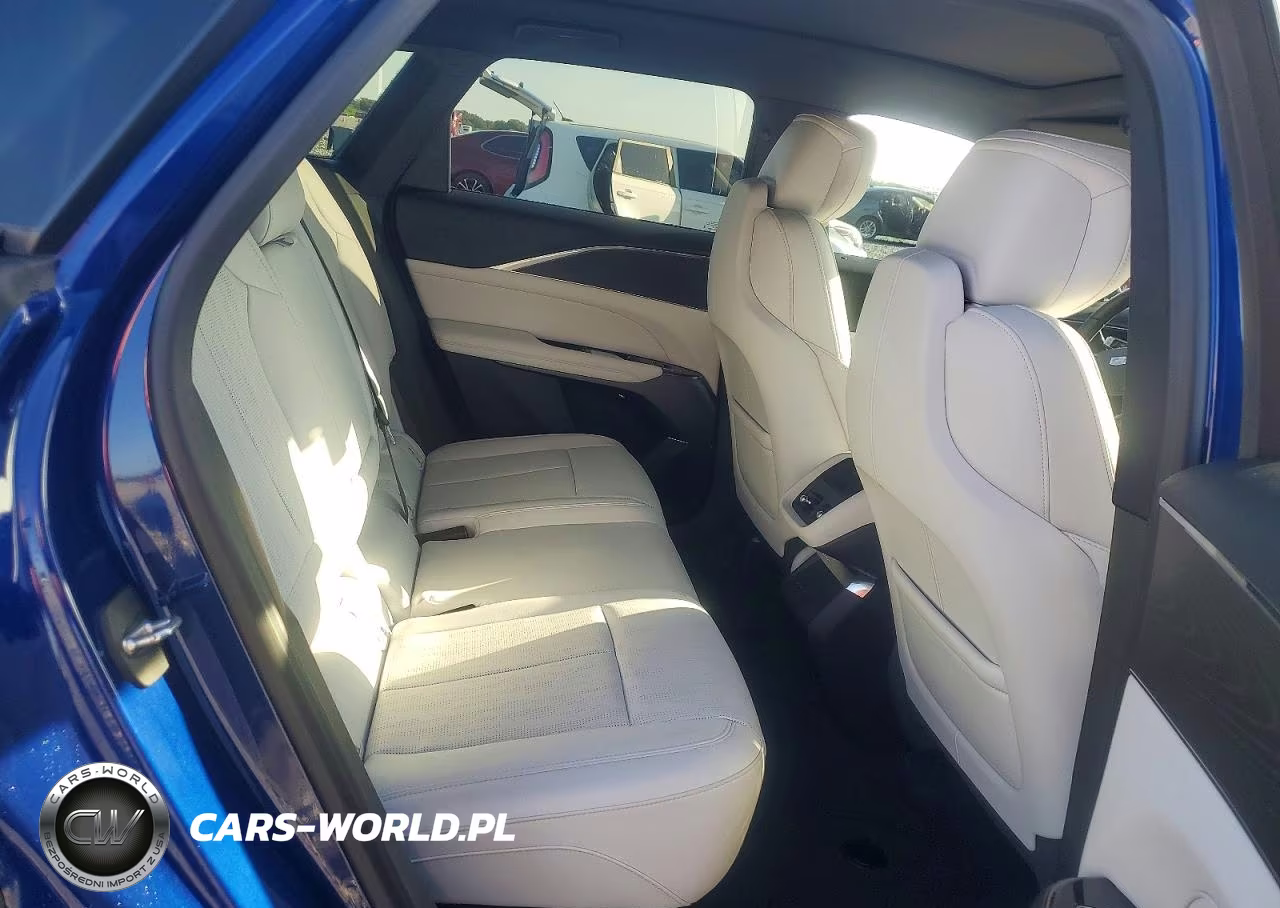 2024 Cadillac Lyriq Sport VIN:1GYKPTRL7RZ109139 - 10