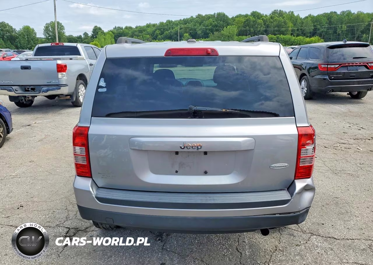 2016 Jeep Patriot Latitude VIN:1C4NJPFA7GD711418 - 6