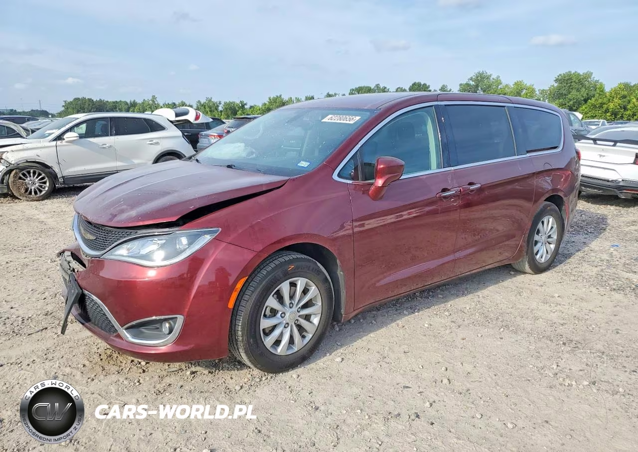 2018 Chrysler Pacifica Touring Plus – zdjęcie 1 z 13