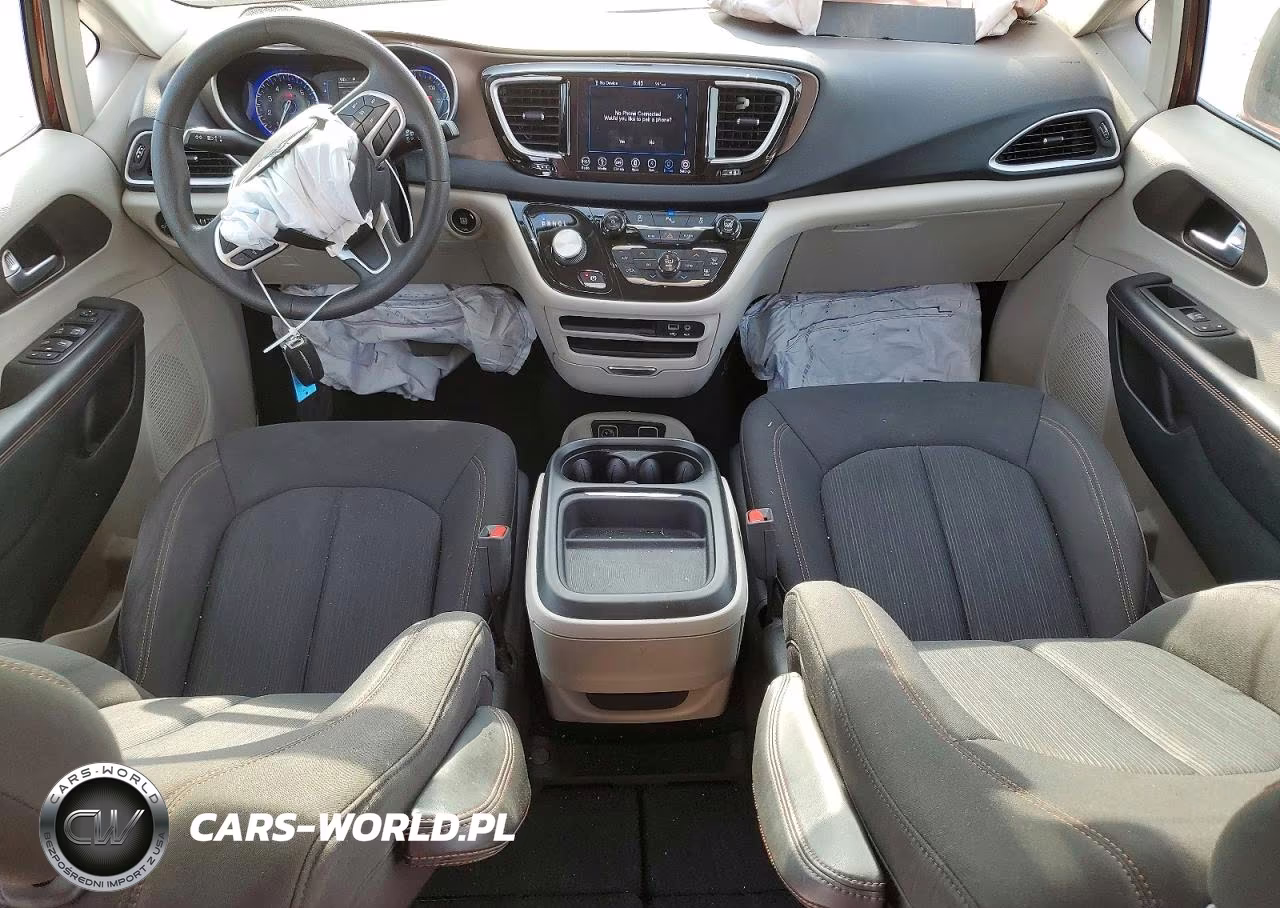 2018 Chrysler Pacifica Touring Plus VIN:2C4RC1FG9JR280114 - 8
