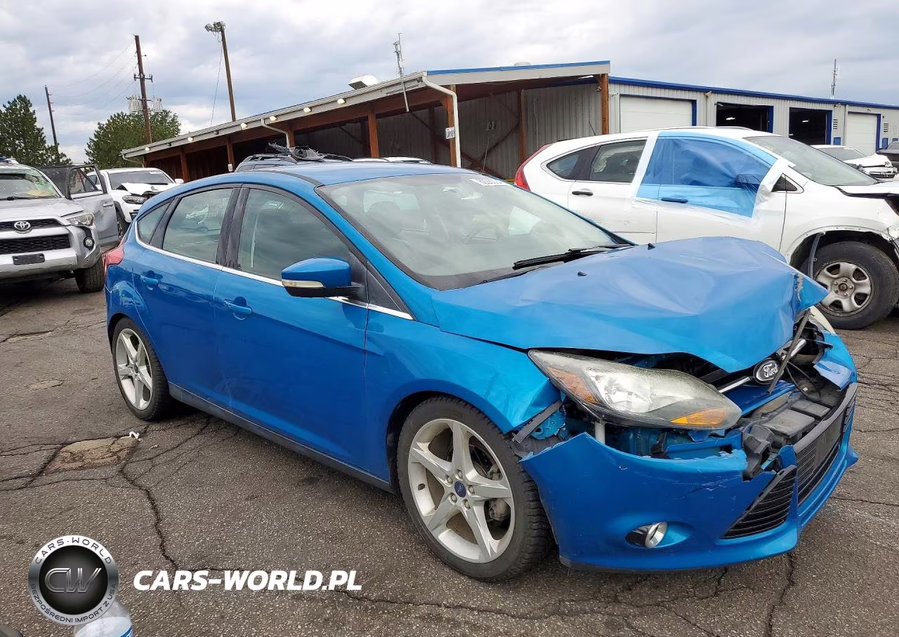 2014 Ford Focus Titanium VIN:1FADP3N20EL185087 - 4
