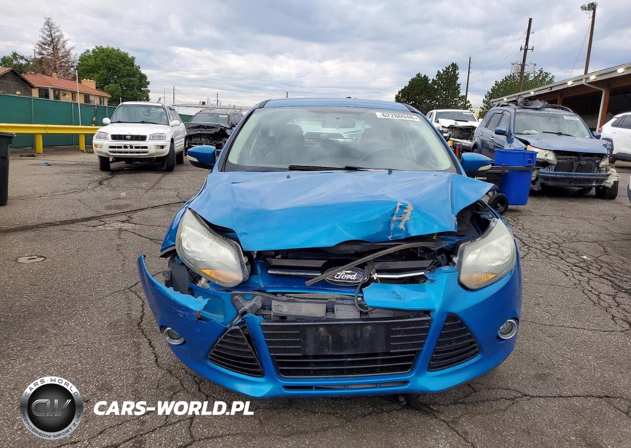 2014 Ford Focus Titanium VIN:1FADP3N20EL185087 - 5