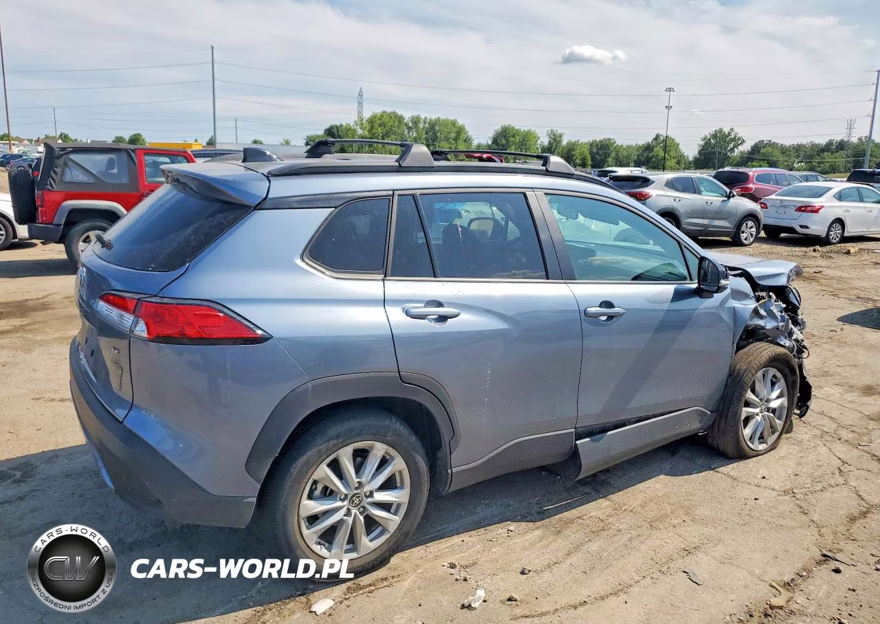 2025 Toyota Corolla Cross Le VIN:7MUBAAAG2SV133517 - 3