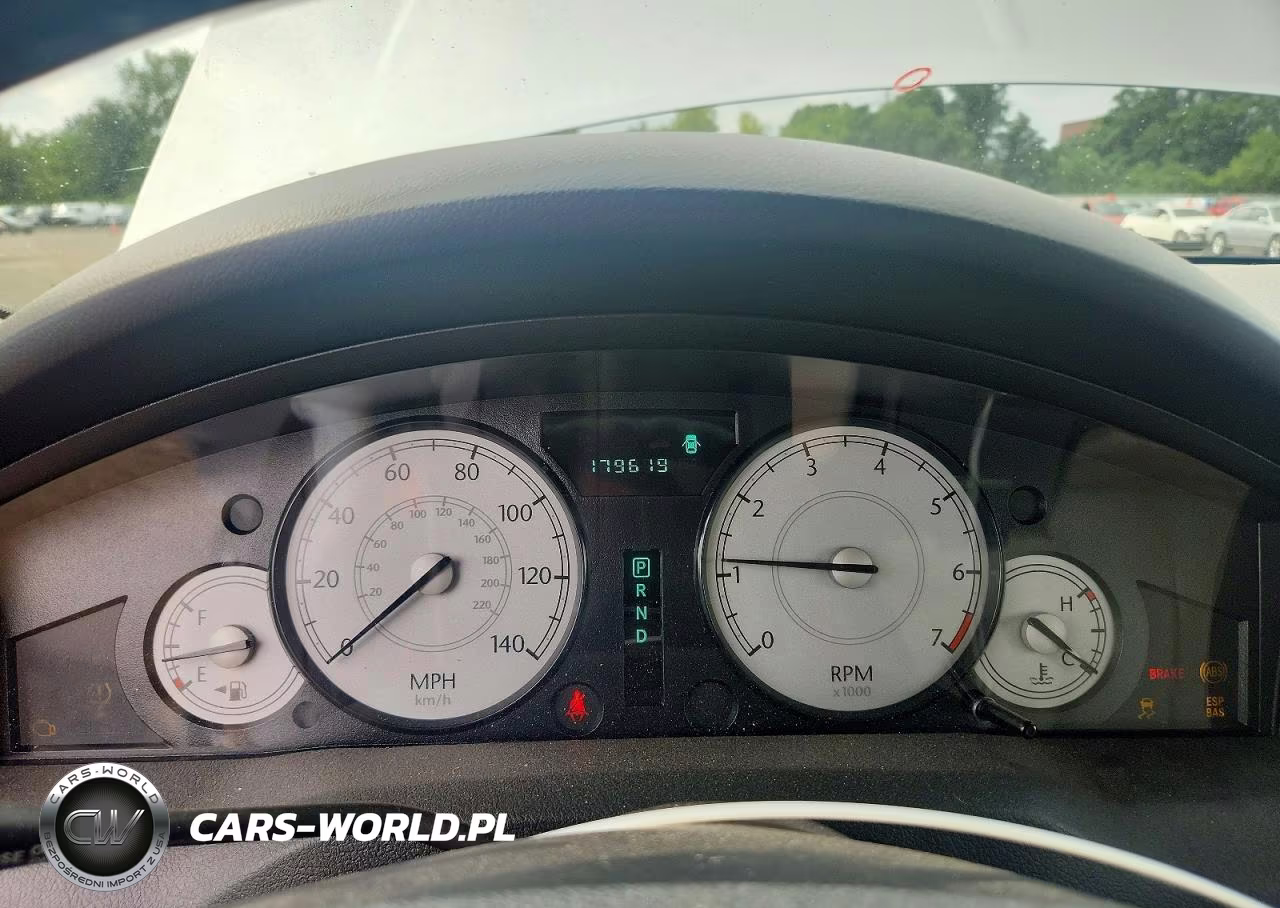 2007 Chrysler 300 Touring VIN:2C3KA53G77H803474 - 9