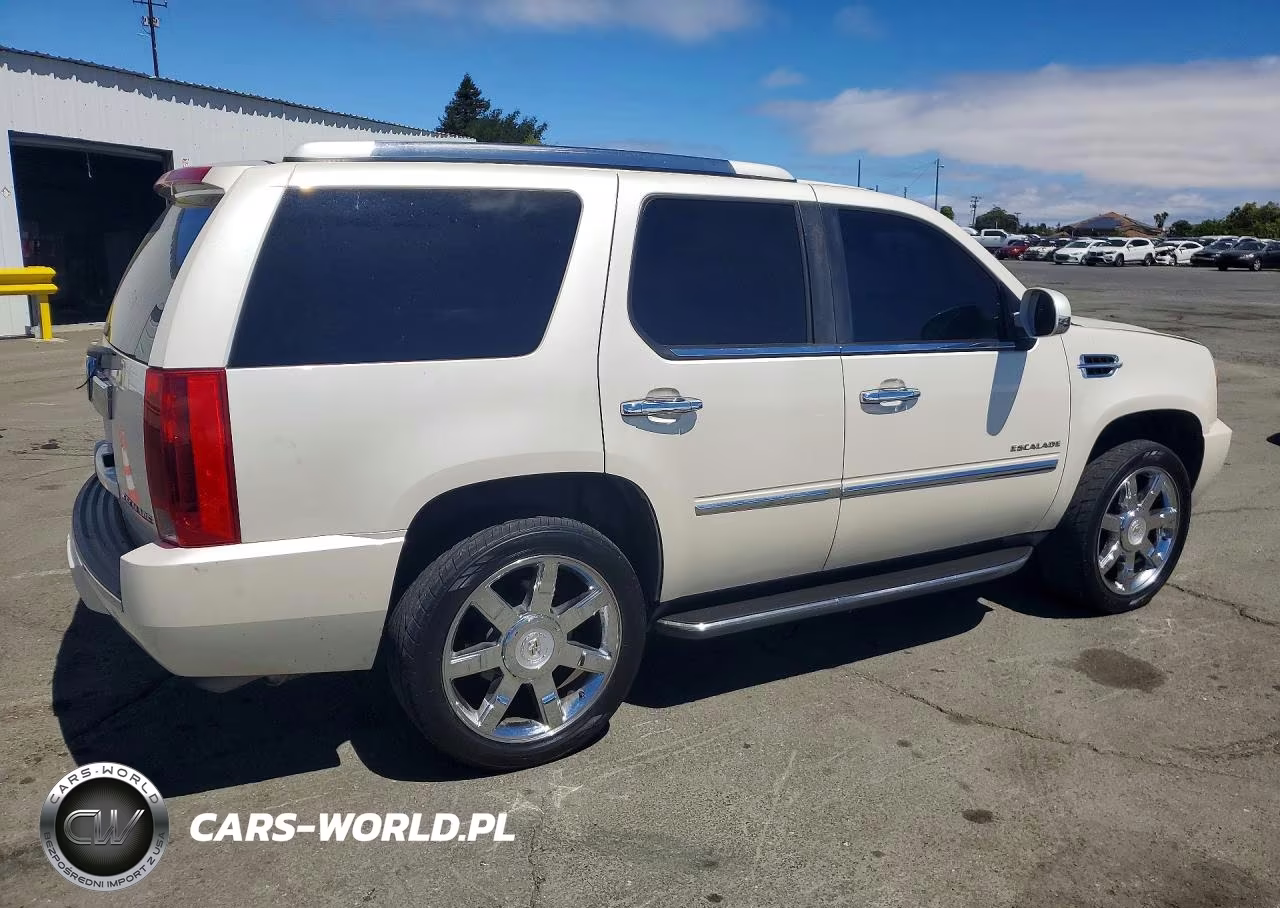 2011 Cadillac Escalade Luxury VIN:1GYS4BEF7BR254979 - 3