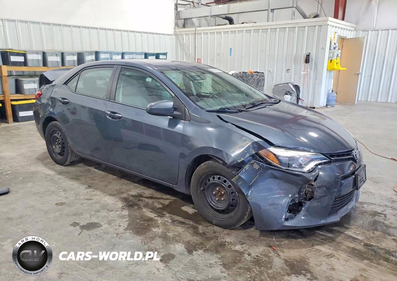 2015 Toyota Corolla Le VIN:2T1BURHE2FC270136 - 4
