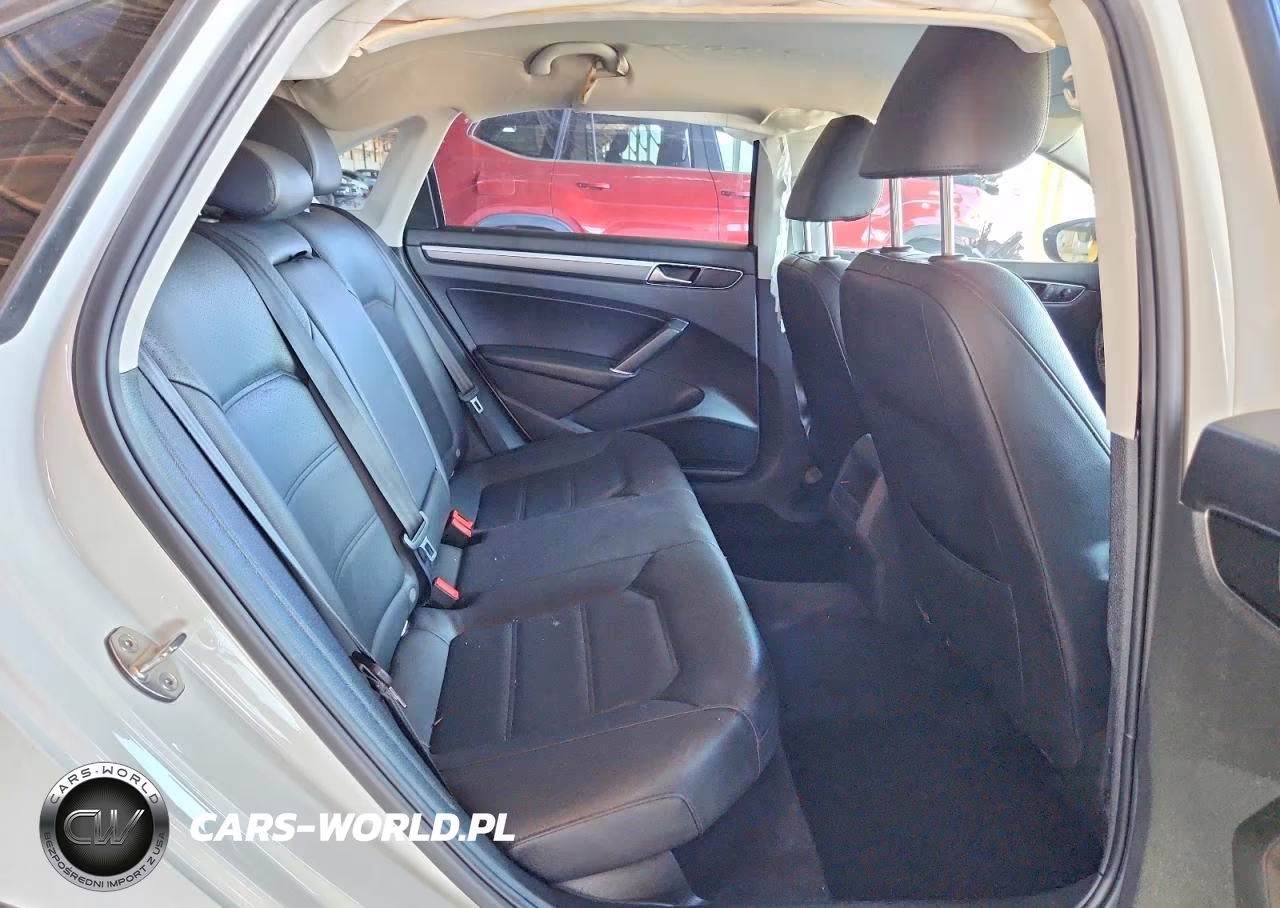2018 Volkswagen Passat S VIN:1VWAA7A33JC040010 - 10