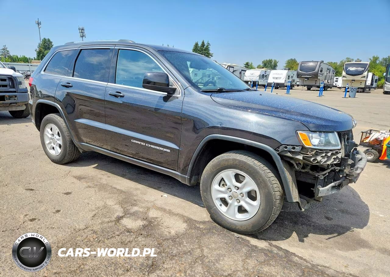 2015 Jeep Grand Cherokee Laredo VIN:1C4RJFAG8FC173694 - 4