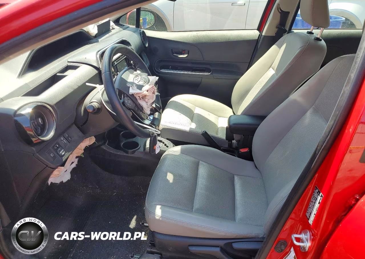 2018 Toyota Prius C Four VIN:JTDKDTB35J1601163 - 7