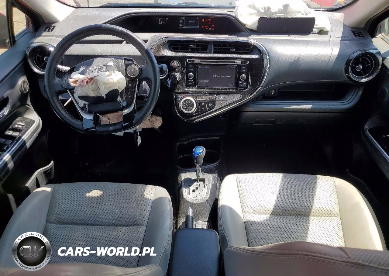 2018 Toyota Prius C Four VIN:JTDKDTB35J1601163 - 8