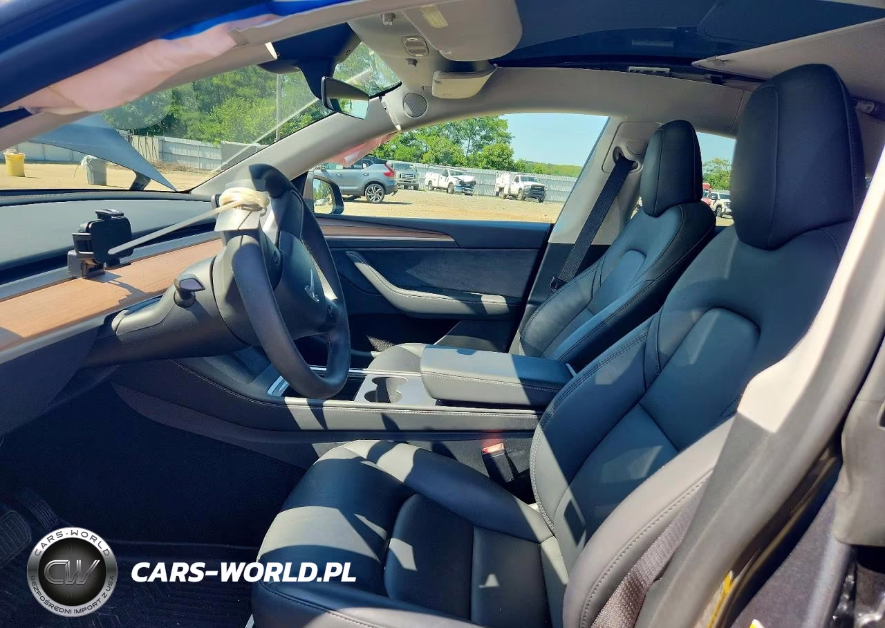 2023 Tesla Model Y VIN:7SAYGDED0PF923451 - 7