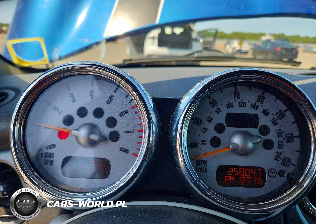 2006 Mini Cooper VIN:WMWRF335X6TG14253 - 9