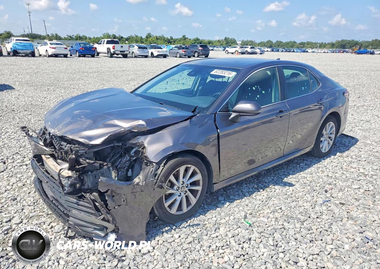 2021 Toyota Camry Le – zdjęcie 1 z 12