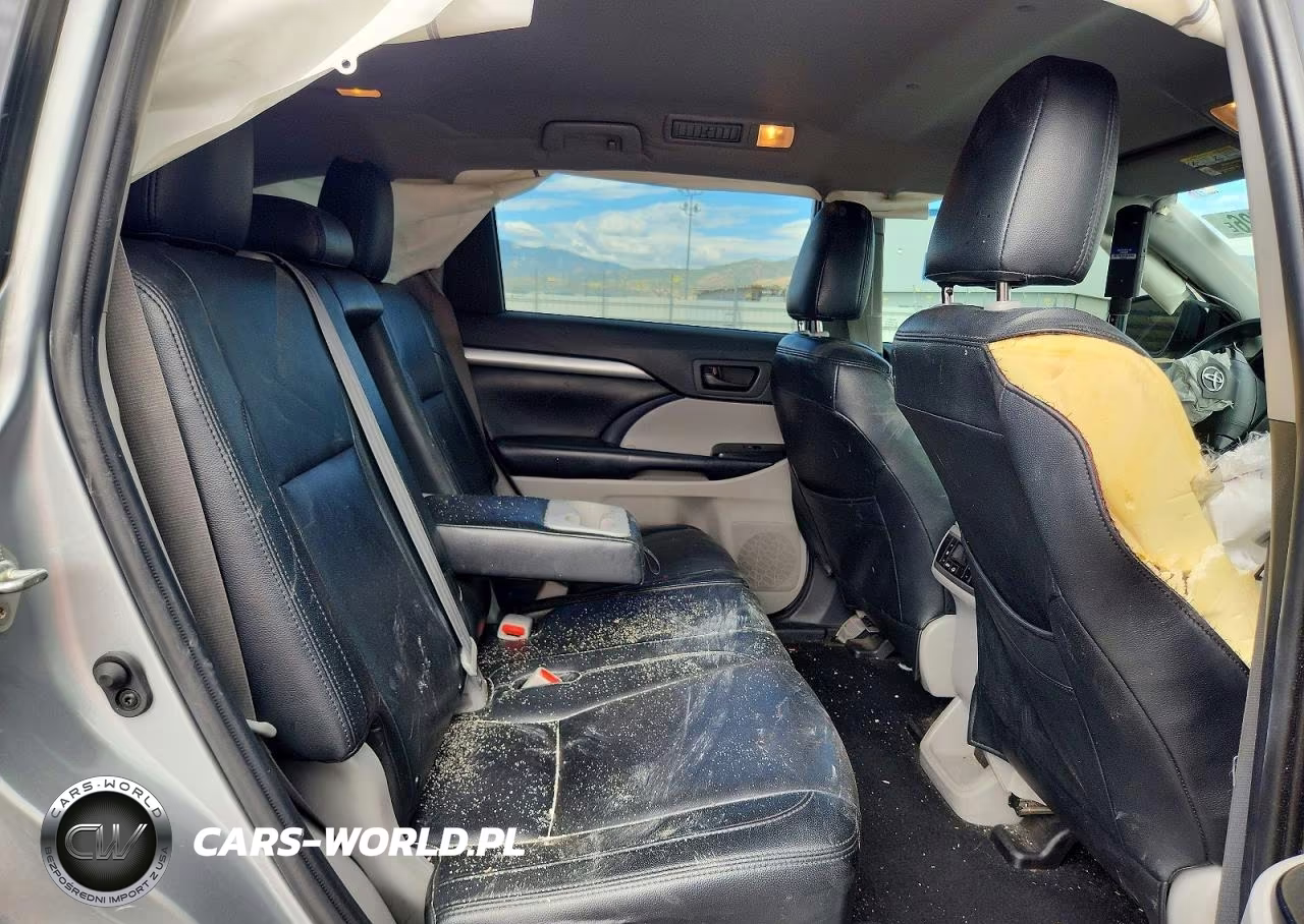 2019 Toyota Highlander Le VIN:5TDZARFH5KS050625 - 10