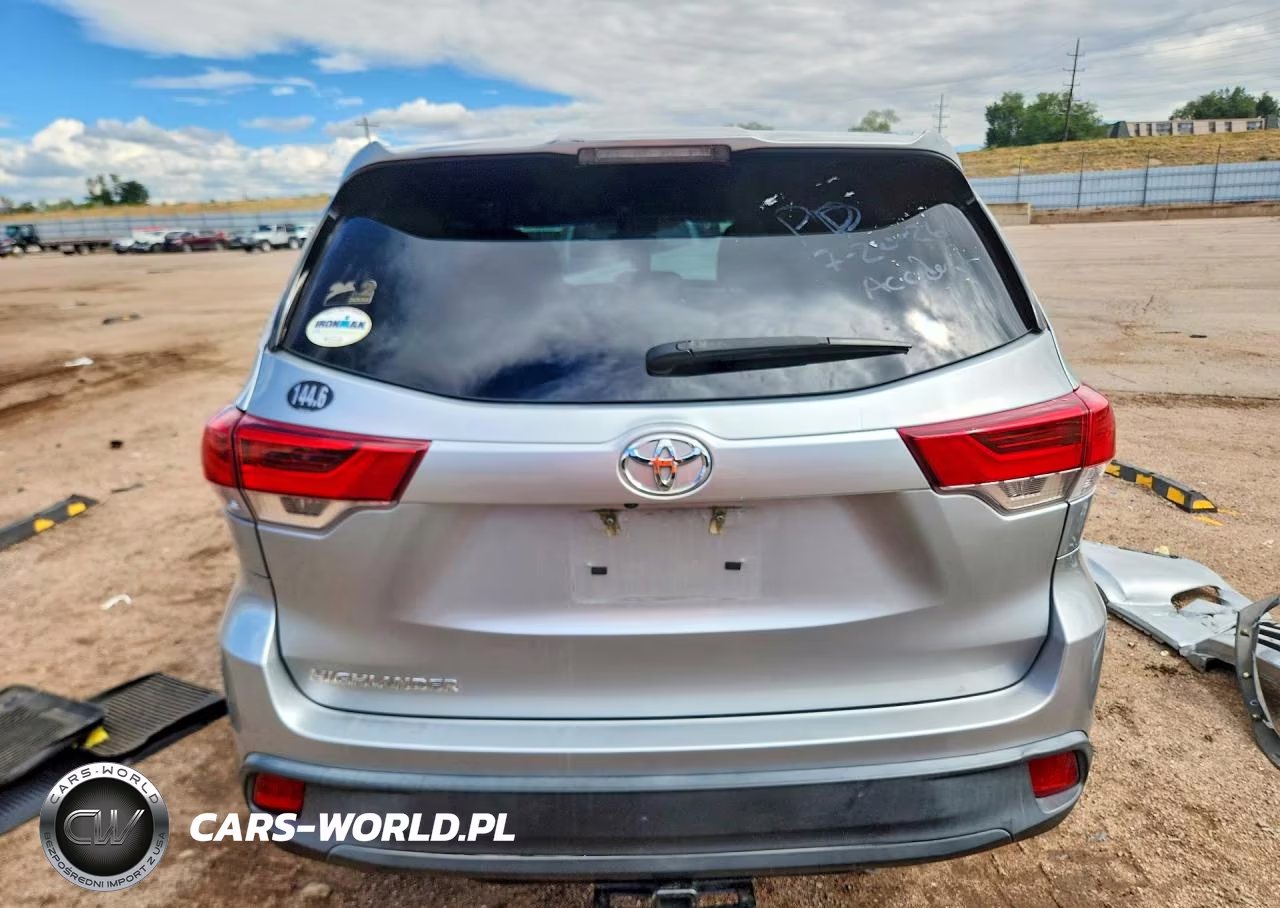 2019 Toyota Highlander Le VIN:5TDZARFH5KS050625 - 6