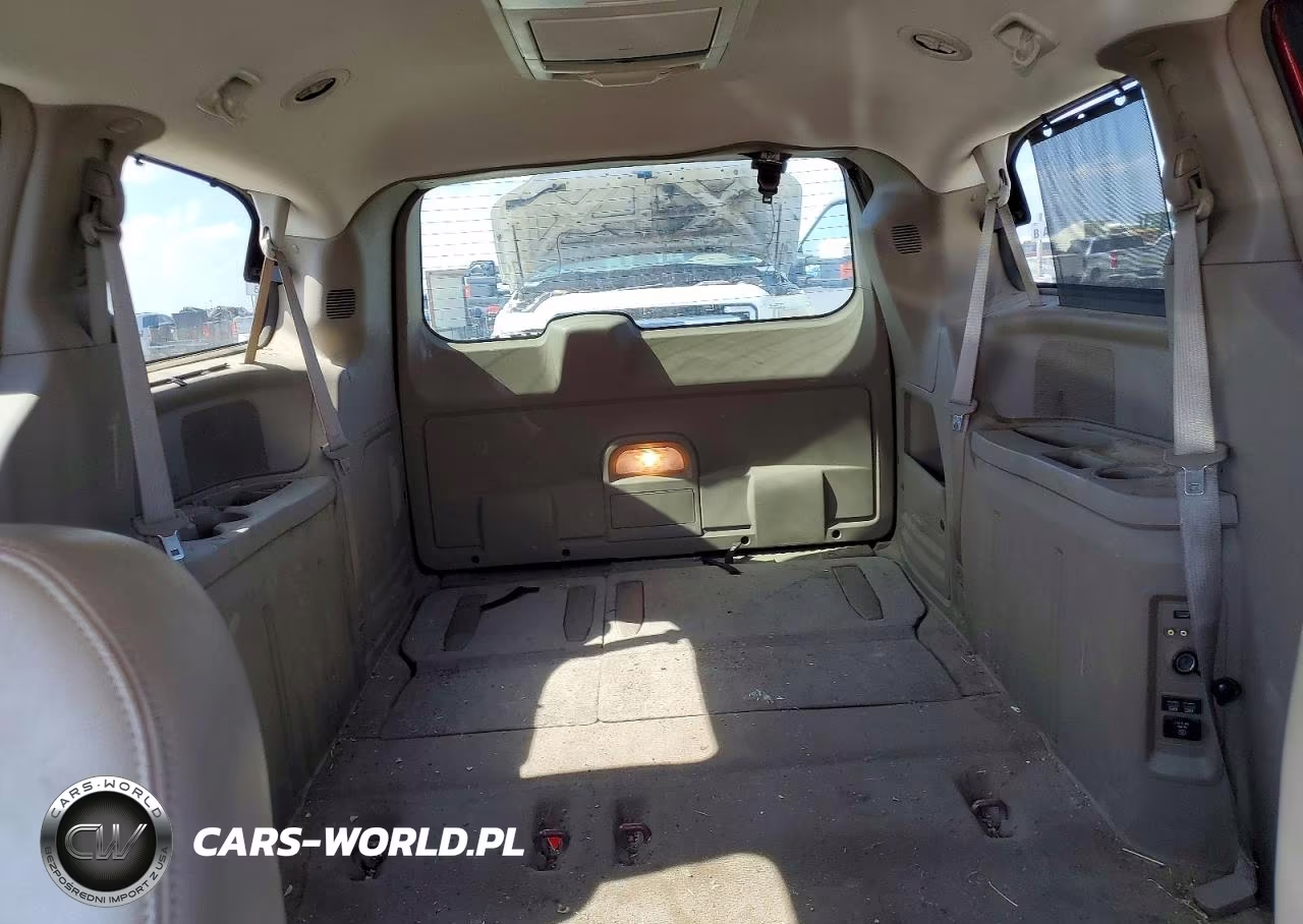 2014 Chrysler Town & Country Touring L VIN:2C4RC1CG6ER461651 - 10