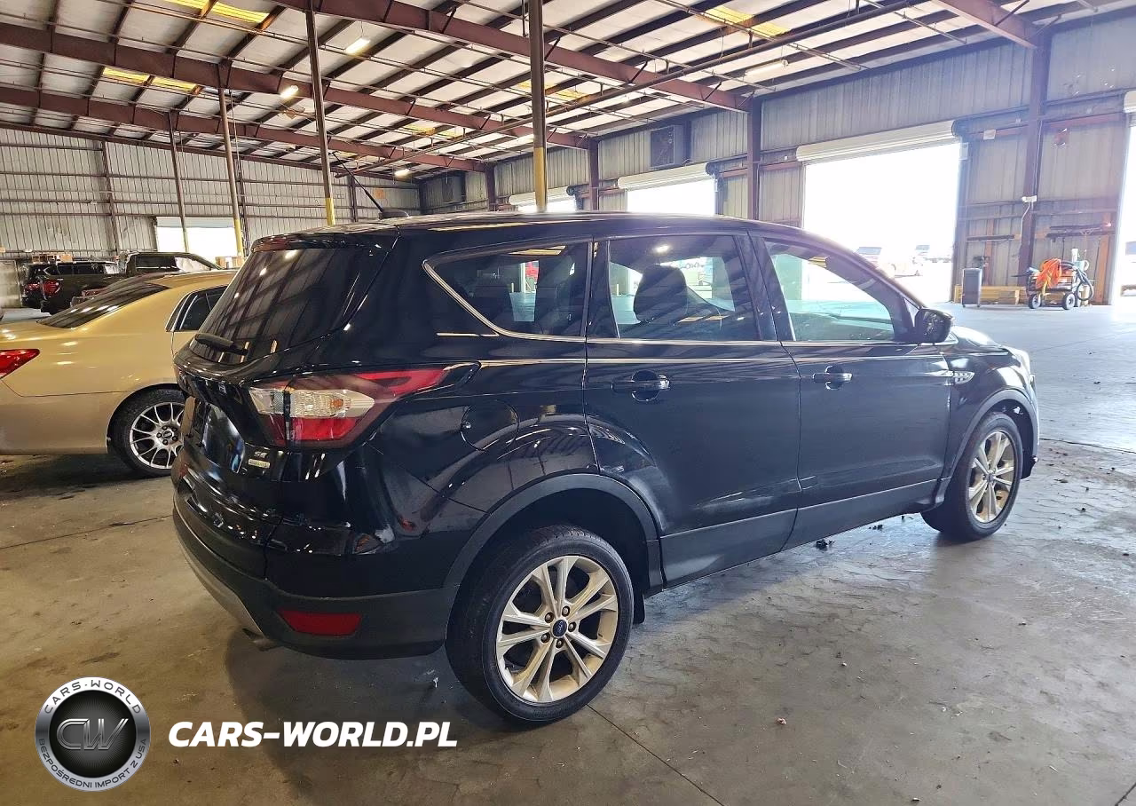 2017 Ford Escape Se VIN:1FMCU0GD3HUE64894 - 3