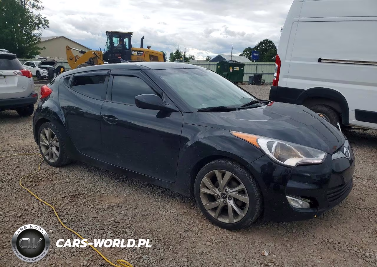 2017 Hyundai Veloster Base VIN:KMHTC6AD7HU310039 - 4