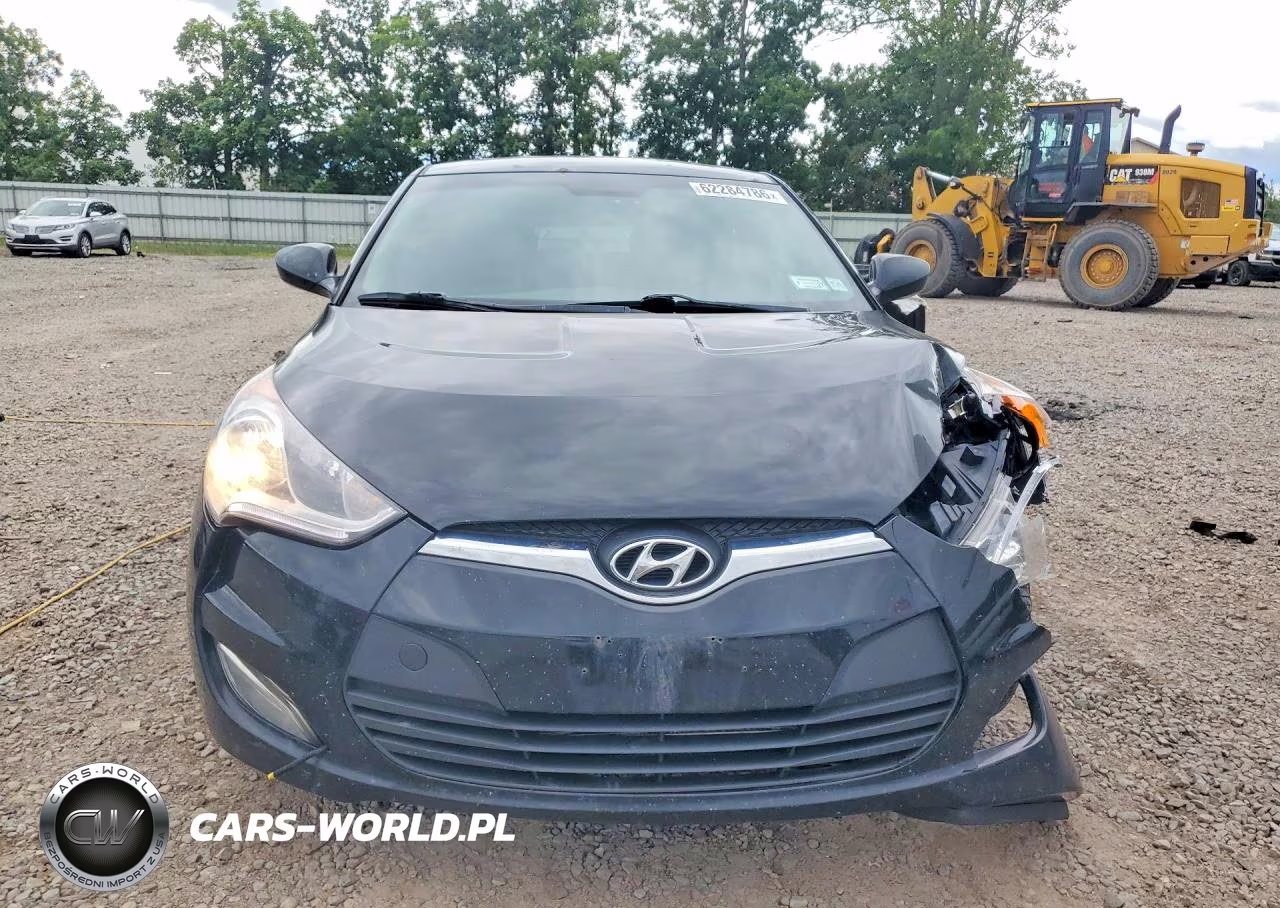 2017 Hyundai Veloster Base VIN:KMHTC6AD7HU310039 - 5