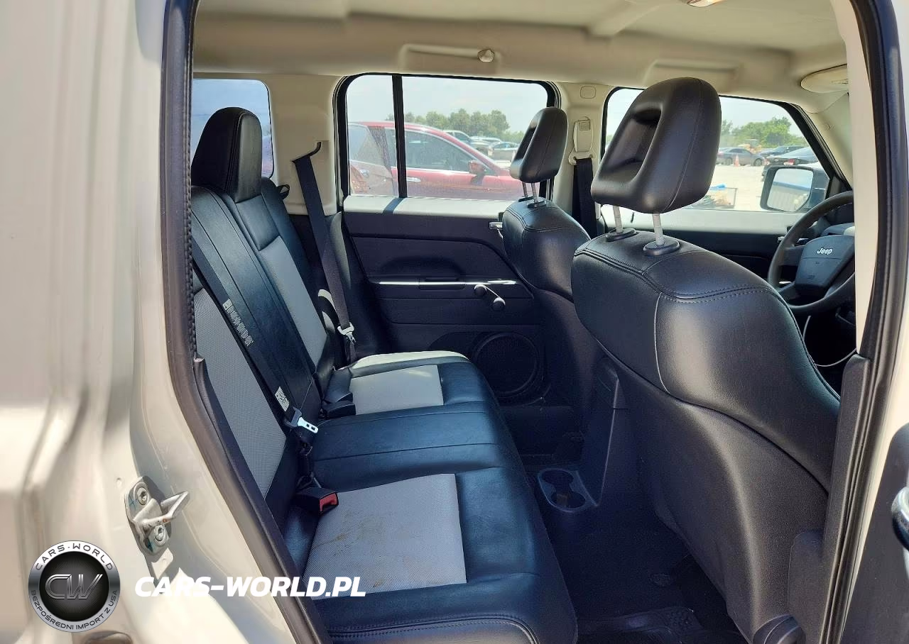 2008 Jeep Patriot Sport VIN:1J8FT28058D554147 - 11
