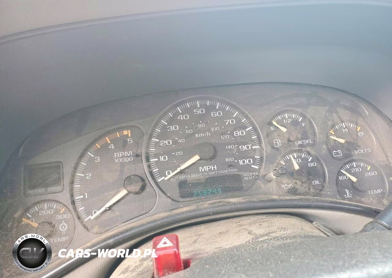 1999 Chevrolet Silverado K2500 VIN:1GCGK29U4XE227652 - 9