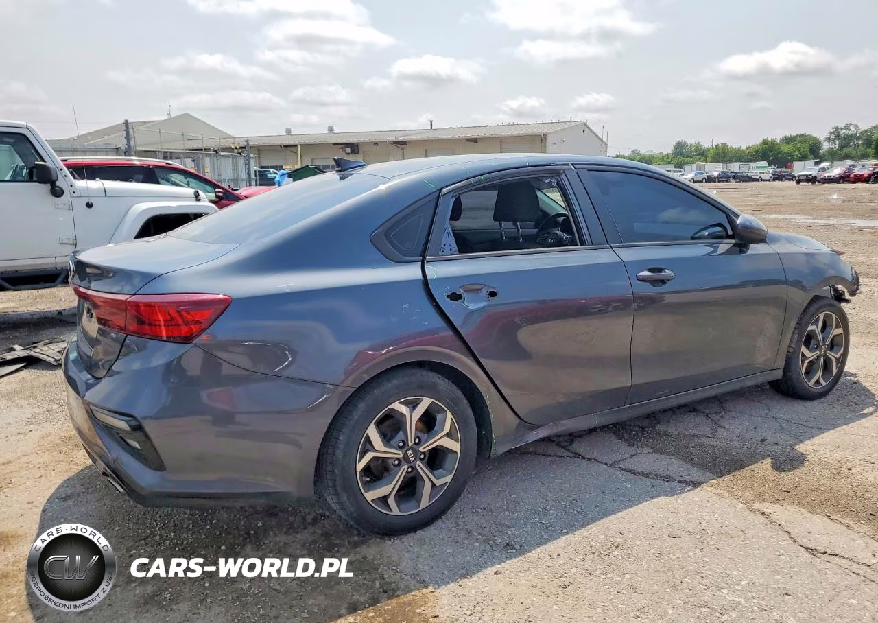 2021 Kia Forte Lxs VIN:3KPF24AD2ME381926 - 3
