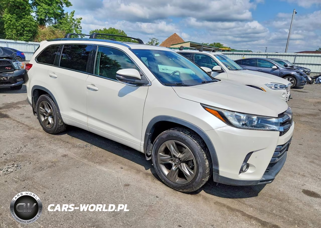 2018 Toyota Highlander Limited Platinum VIN:5TDDZRFH8JS854497 - 4