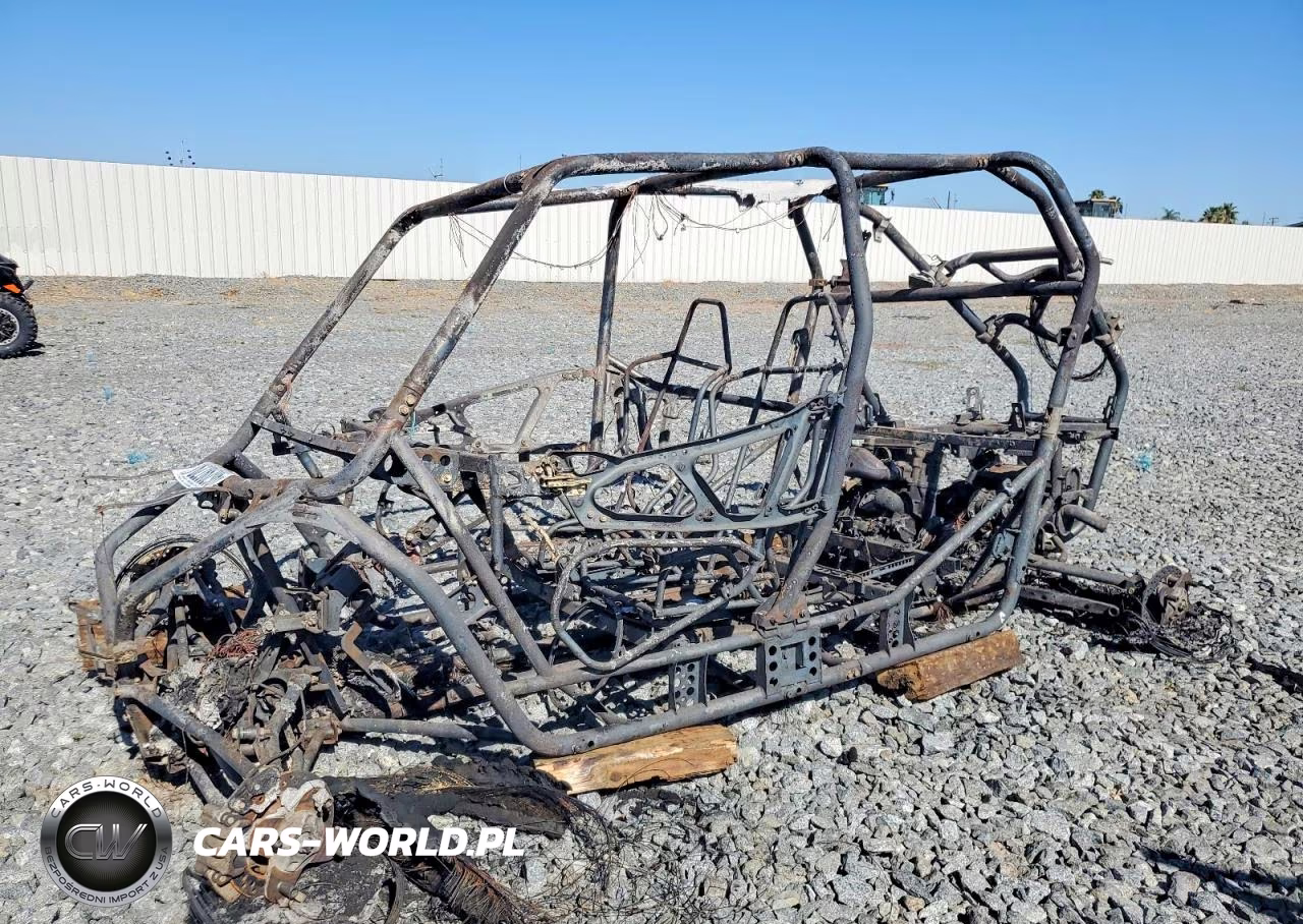 2015 Polaris Rzr Utility Vehicle VIN:4XAVCE874FB311995 - 3